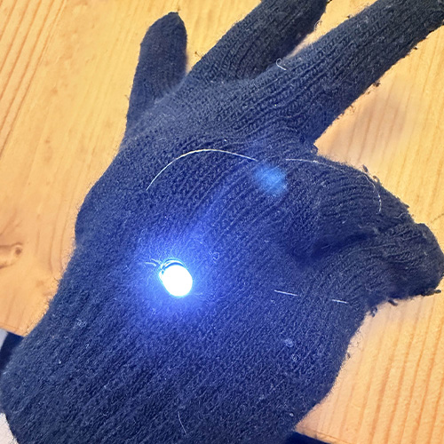 After lightly stabbing my fingers with the threading needle, I ended up successfully recreating the glove prototype!