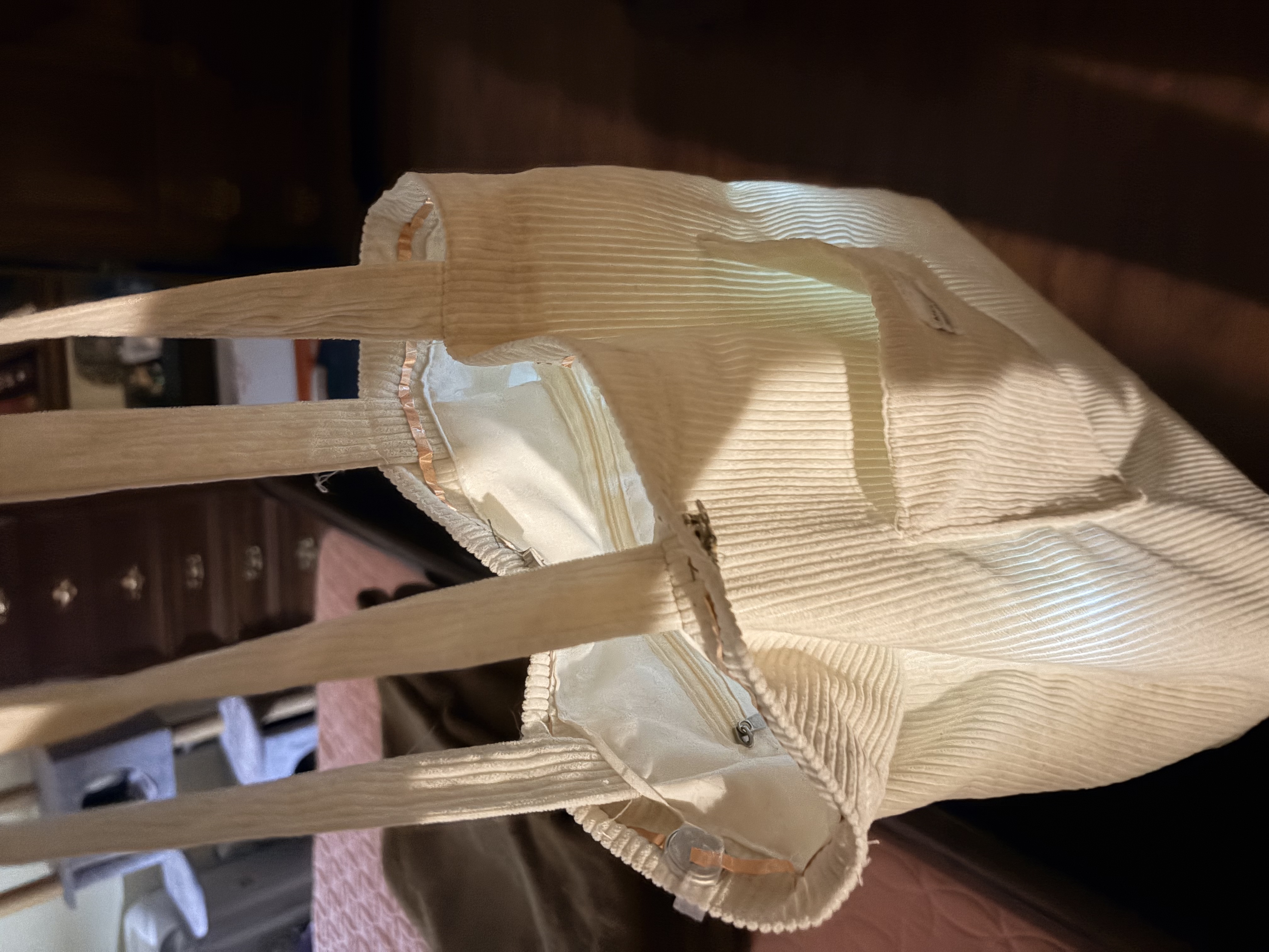 Bag's open? Lights on! Fully visibility inside!